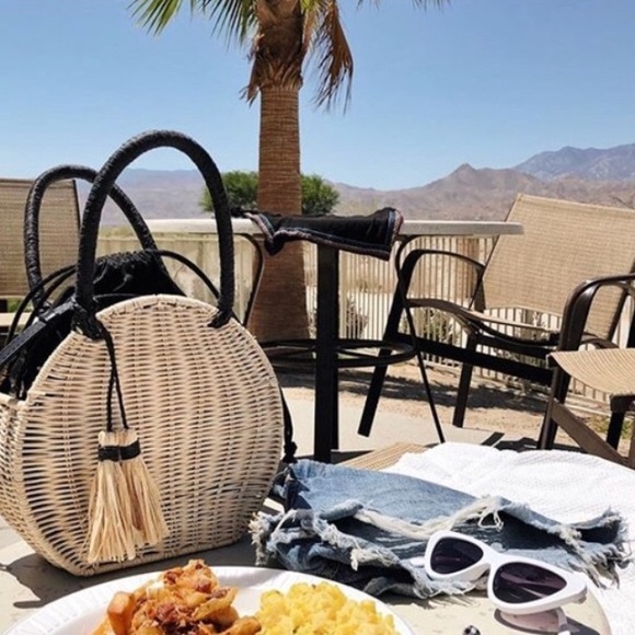 Circle Straw Crossbody - Picture 3 of 7